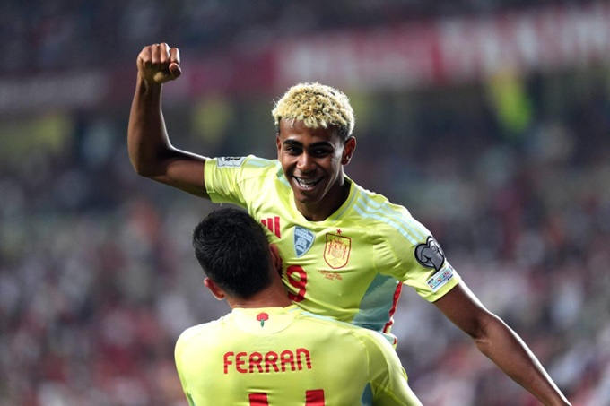 Yamal có nguy cơ vắng mặt ở trận gặp Newcastle