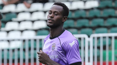  2 chân sút ngoại mắc kẹt ở Nigeria, HLV Anh Đức nổi giận