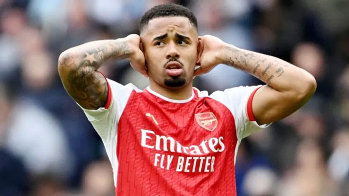 Jesus khó có cửa ở lại Arsenal