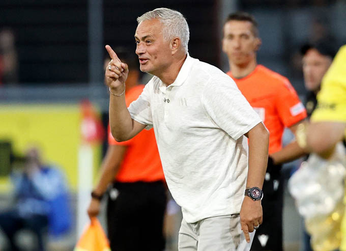 Mourinho sắp dẫn dắt Benfica?