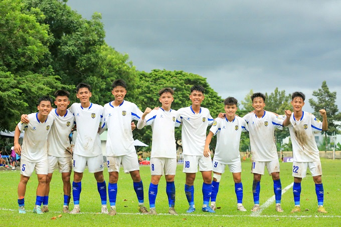 SLNA giành ngôi nhất bảng B. Ảnh: Trung Đặng 