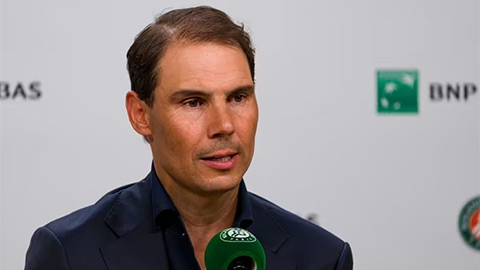  Rafael Nadal 'quặc' lại Roger Federer về Carlos Alcaraz