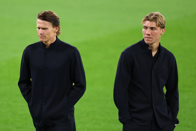 McTominay và Hojlund xuất hiện cực ngầu trên sân Etihad