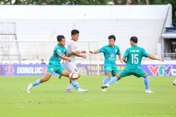 Nam Định và CLB bóng đá TP.HCM cùng vào tứ kết. Ảnh: Trung Đặng