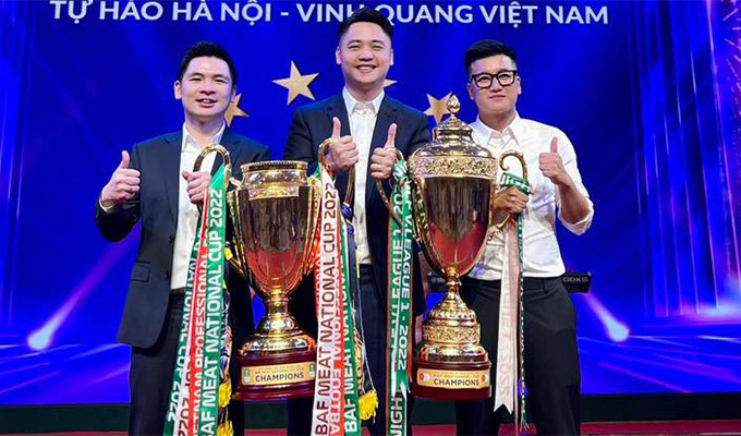 Giám đốc điều hành Nguyễn Quốc Tuấn và Trưởng đoàn Đào Việt Anh từ nhiệm khỏi vị trí ở CLB Hà Nội