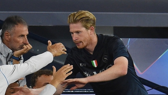 Trong ngày trở lại Etihad, De Bruyne rời sân sau 26 phút thi đấu