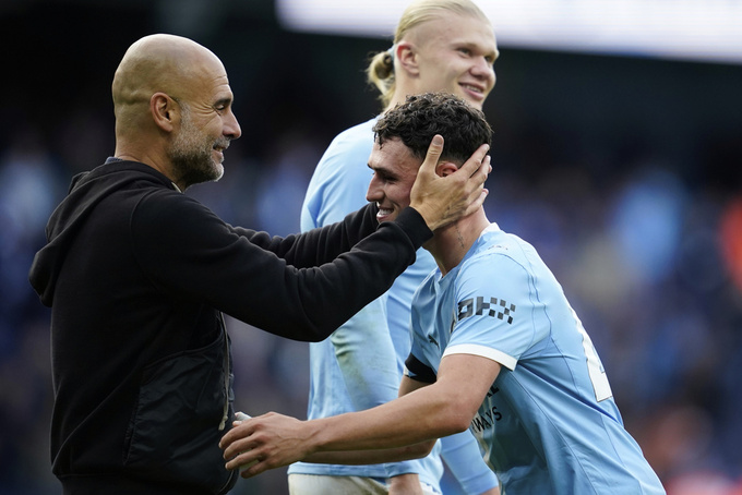 HLV Pep Guardiola hài lòng với bộ đôi tấn công Foden - Haaland