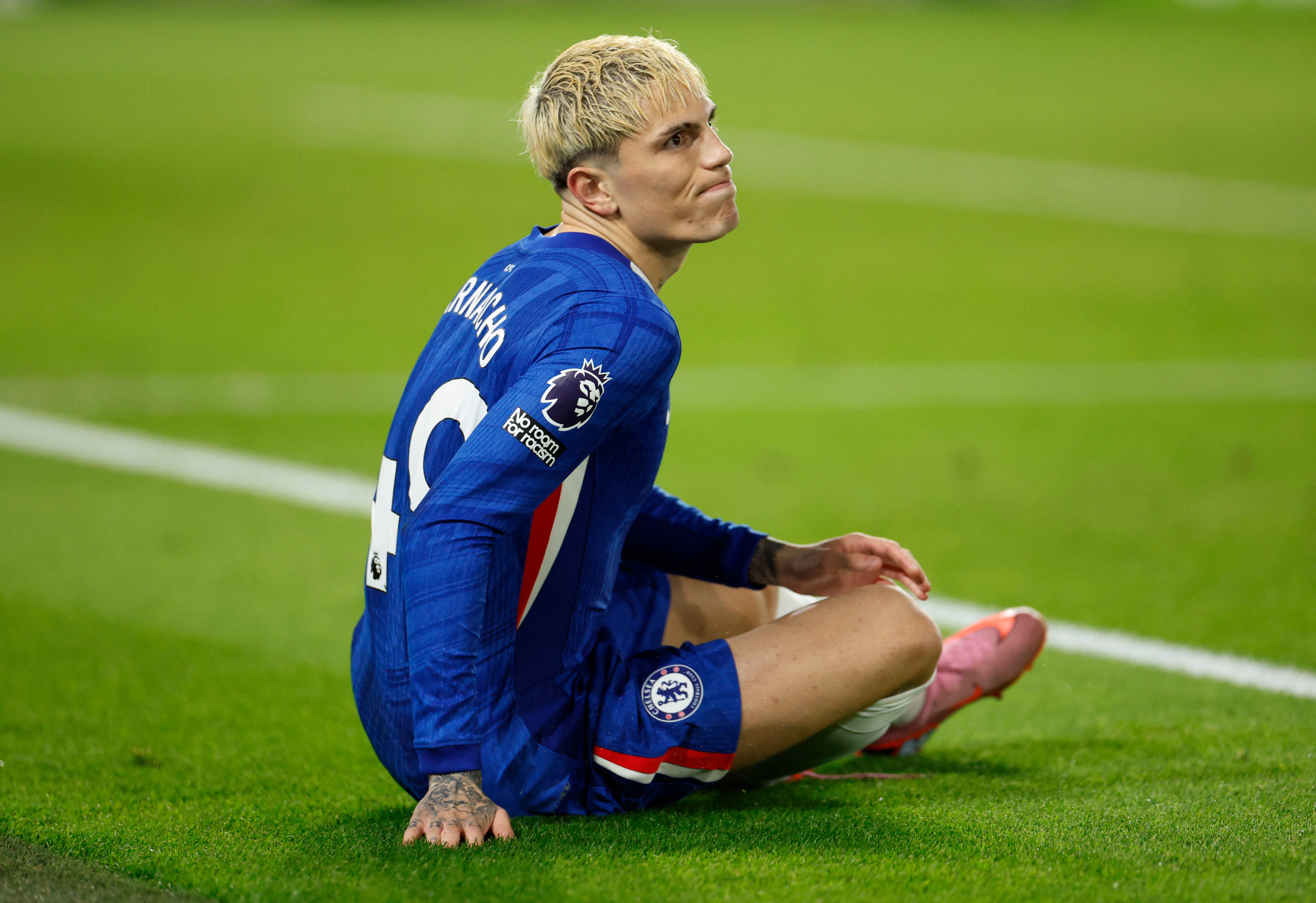 Garnacho chuẩn bị quay về sân Old Trafford trong màu áo Chelsea.