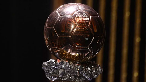  Chỉ 2 cầu thủ trong lịch sử giành được Quả Bóng Vàng đặc biệt