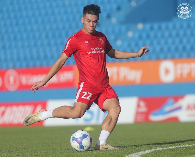 Tiến Linh chuẩn bị có cuộc đối đầu với đội bóng cũ vào chiều nay. Ảnh: FBNV