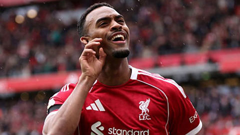  Đã đến lúc công nhận Ryan Gravenberch là tiền vệ hay nhất Premier League