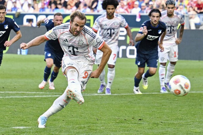 Kane lập hat-trick ở trận thắng Hoffenheim, trong đó có 2 bàn là từ penalty