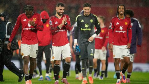  Fan MU xát muối vào sự thất vọng của Garnacho