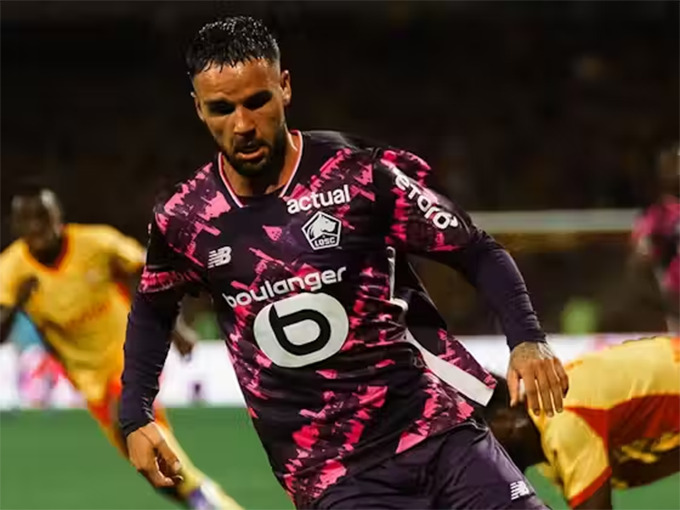 Calvin vừa có trận ra mắt Lille