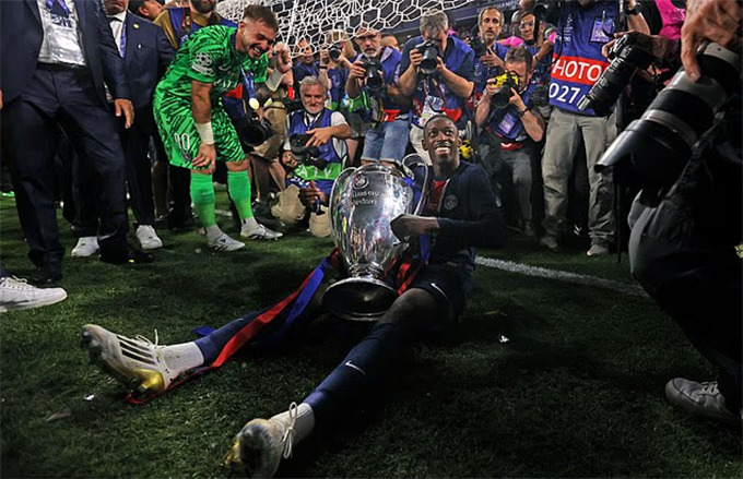 Dembele vô địch Champions League hồi cuối tháng 5