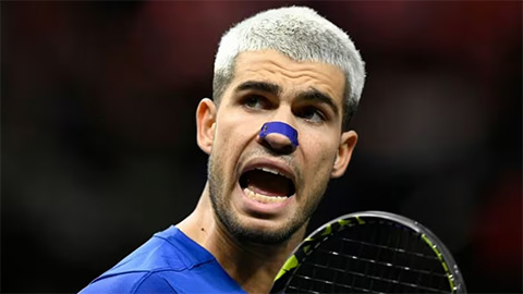  Carlos Alcaraz 'tham bát bỏ mâm', nguy cơ lỡ ATP Finals & ngôi số 1 thế giới