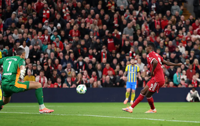 Isak sẽ có cơ hội đá chính tại Premier League vào cuối tuần này