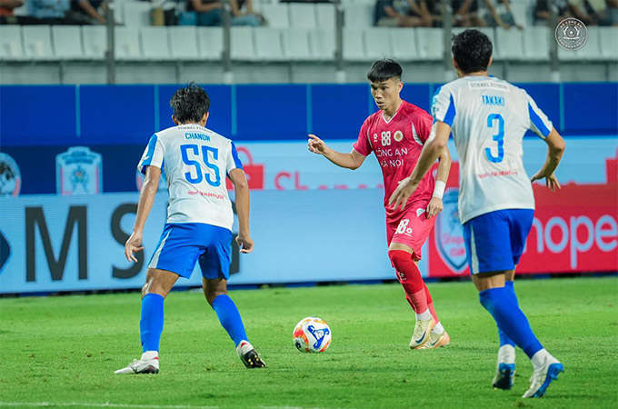 CAHN rất quyết tâm tìm kiếm 3 điểm đầu tiên sau thất bại mở màn trên sân của Pathum United - Ảnh: CAHN