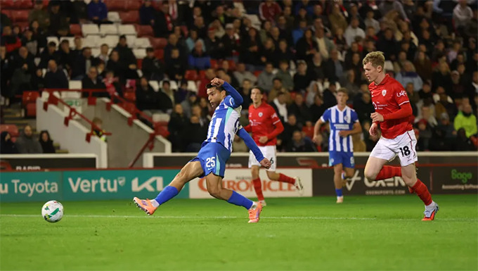 Gomez thể hiện đẳng cấp ghi bàn