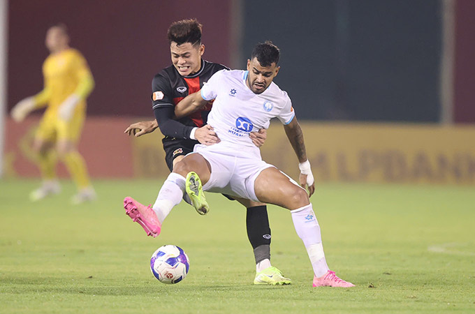 Sau Ninh Bình, Nam Định tiếp tục có trận đấu khó khăn khi tiếp đón CAHN trên sân nhà - Ảnh: Đức Cường