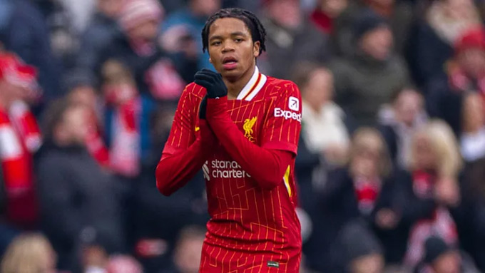 Rio Ngumoha bị 'cấm' vào phòng thay đồ Liverpool