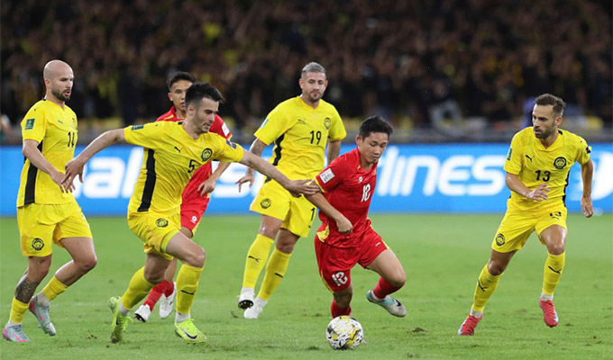 Malaysia sử dụng 7 cầu thủ trái phép trong trận thắng ĐT Việt Nam tại vòng loại Asian Cup 