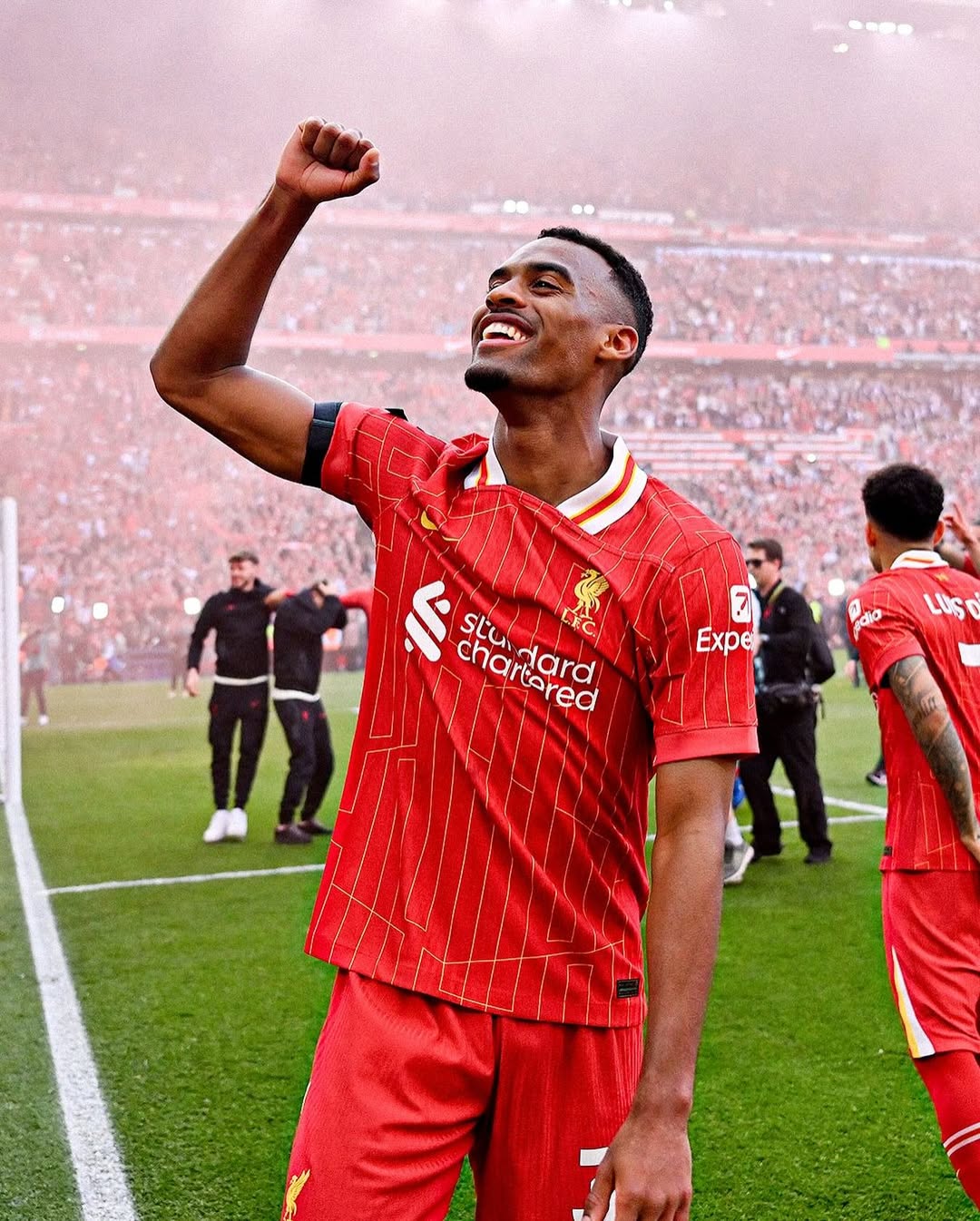 Slot có thể cân nhắc sử dụng Gravenberch đá trung vệ ngay từ đầu