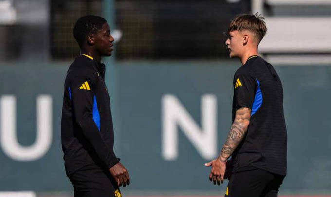Kobbie Mainoo và Sam Mather trong buổi tập mới nhất của MU