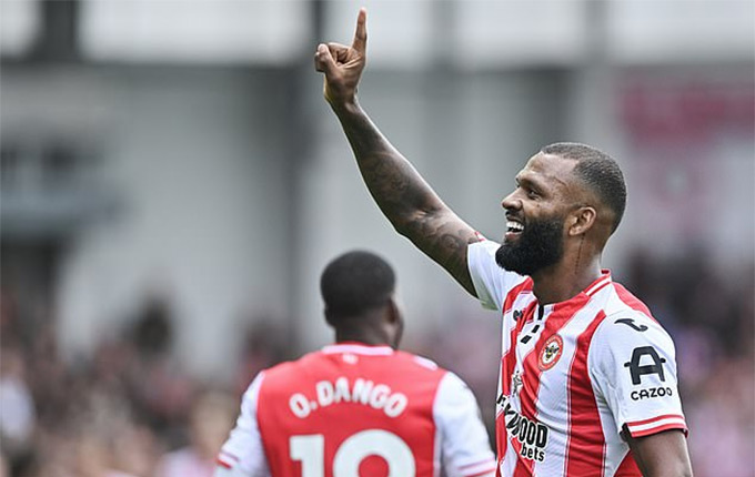 Thiago tỏa sáng với một cú đúp