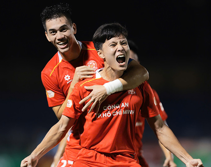 Nhưng Công an TP.HCM ghi 3 bàn để thắng chung cuộc - Ảnh: Đức Cường