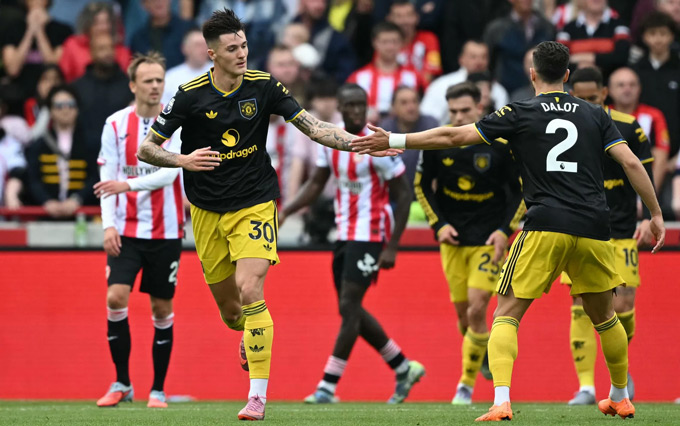 Sesko thắp lại hi vọng cho MU trước Brentford