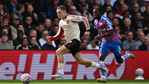  Liverpool thua Palace ở hiệp 1, fan chĩa mũi dùi về phía Wirtz