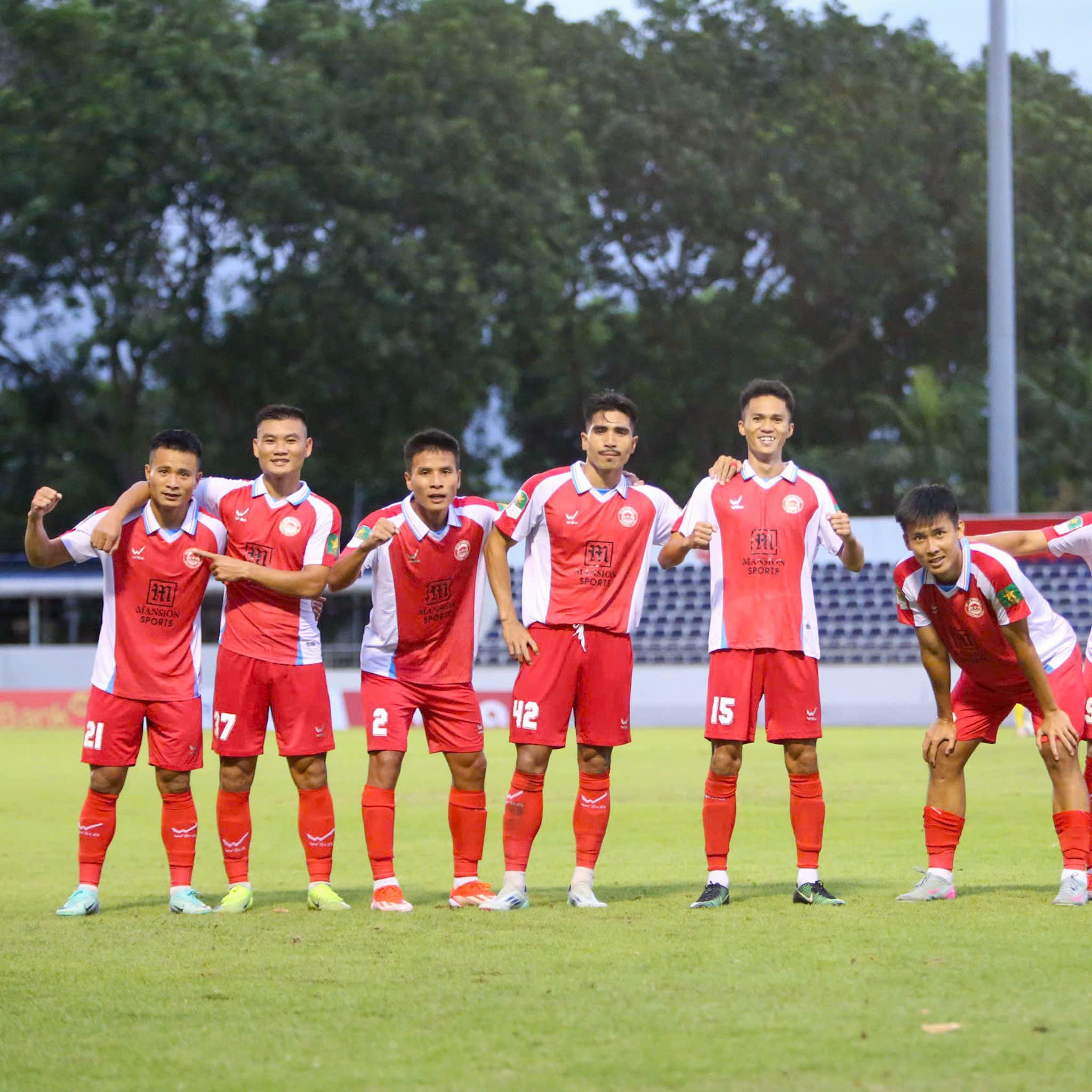 TP. Hồ Chí Minh vươn lên nắm giữ ngôi đầu bảng sau vòng 2 giải Hạng Nhất Quốc gia 2025/26