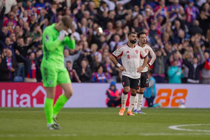 Liverpool bị Palace dồn ép gần như cả trận