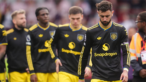  MU vật vờ như một 'cái xác' giữa bảng xếp hạng