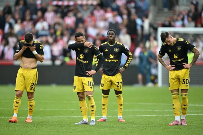 Các cầu thủ MU đang sụp đổ niềm tin