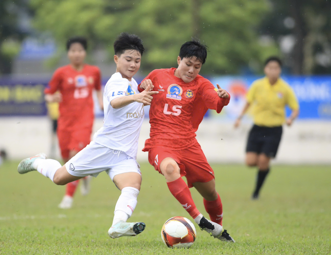 TP.HCM I (áo đỏ) liệu có giành được 3 điểm trước PP Hà Nam? - Ảnh: Phan Tùng