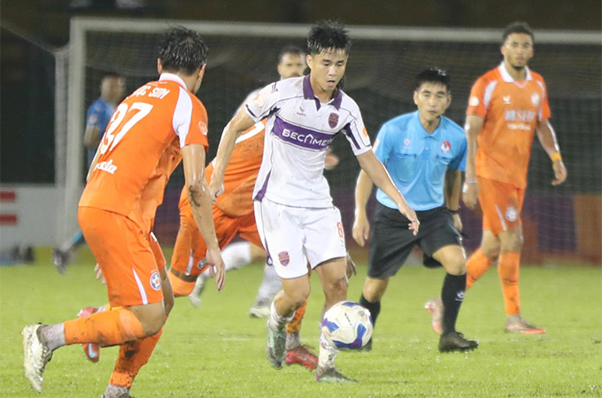 Becamex TP.HCM đang chìm sâu vào khủng hoảng với chuỗi 5 trận thua liên tiếp - Ảnh: Gia Hân 