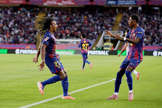Rashford kiến tạo cho Kounde ghi bàn ở trận Barca thắng Sociedad