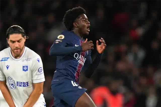 Ndjantou đã gây ấn tượng tốt trong ngày ra mắt đội 1 PSG