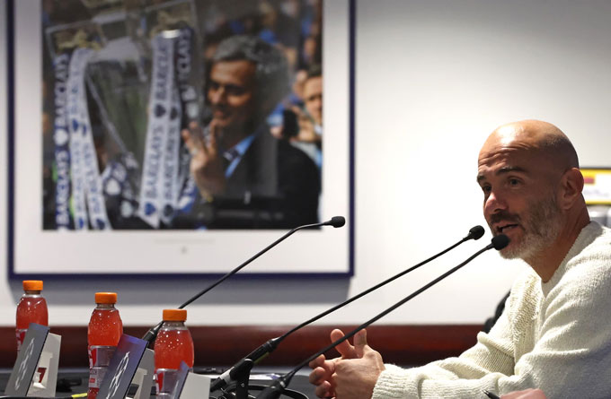 Hình ảnh của Mourinho vẫn luôn xuất hiện ngập tràn tại Chelsea