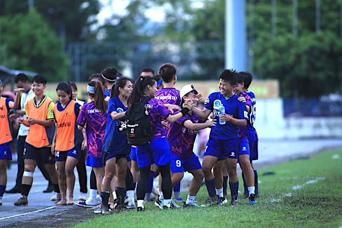 Trận thắng Hà Nội giúp các cô gái Thái Nguyên T&T nuôi lại hy vọng đua tốp 3. Ảnh: Phan Tùng