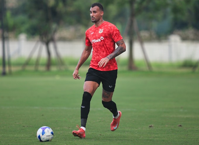 Trung vệ Janclesio cũng được hỗ trợ nhập tịch Việt Nam - Ảnh: NB