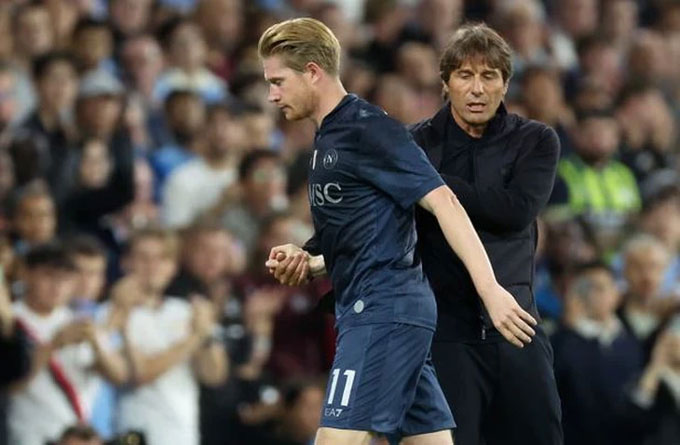 De Bruyne đã có phản ứng hơi quá với HLV Conte khi bị thay ra