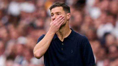  Xabi Alonso có cả một 'bàn tay nhỏ' vấn đề ở Real Madrid