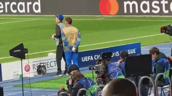 Valverde chắp tay không thèm khởi động ở trận gặp Kairat Almaty