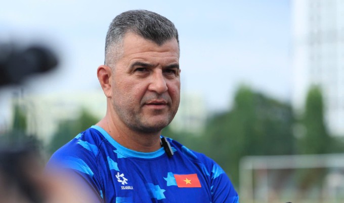 Theo đánh giá của HLV Cristiano, Maxwell James Peereboom ham học hỏi, có nền tảng cơ bản và sẽ tiến bộ khi có cơ hội