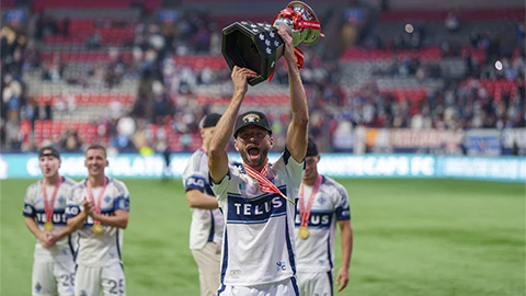  Thomas Muller vừa rời Bayern đã vô địch, lập kỷ lục