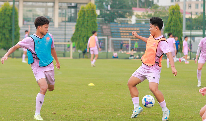 Tiền đạo Nguyễn Lê Quang Khôi - con trai của cựu tiền đạo ĐT Việt Nam Nguyễn Quang Hải tiếp tục góp mặt trong đợt tập trung sắp tới của U17 Việt Nam