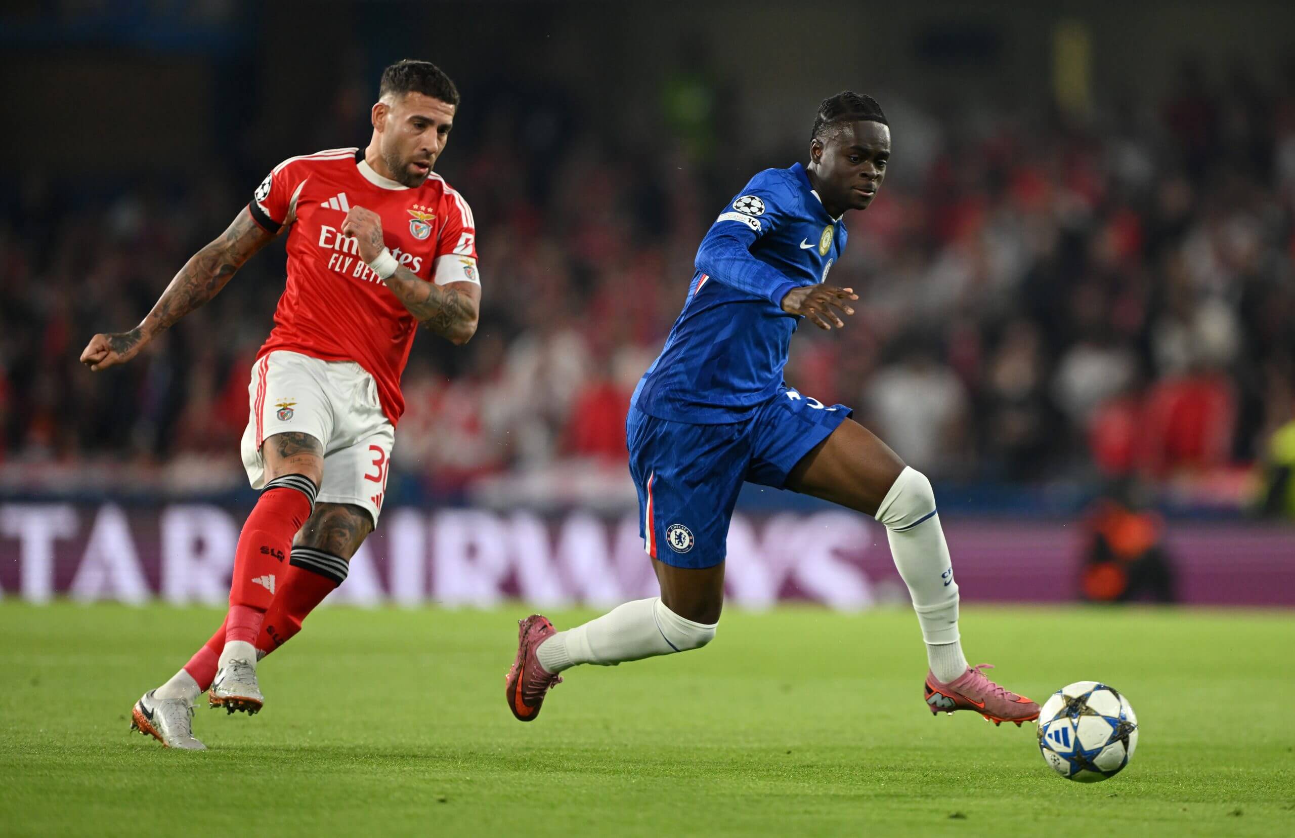 Là trung phong chính nhưng phải đến phút 45, Tyrique George của Chelsea mới có pha chạm bóng đầu tiên